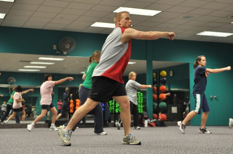 fitness-room-1180062_1920